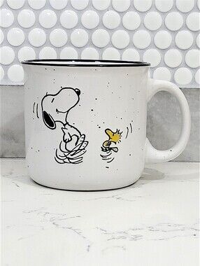 Peanuts White and Black Snoopy & Woodstock 20 oz Mug